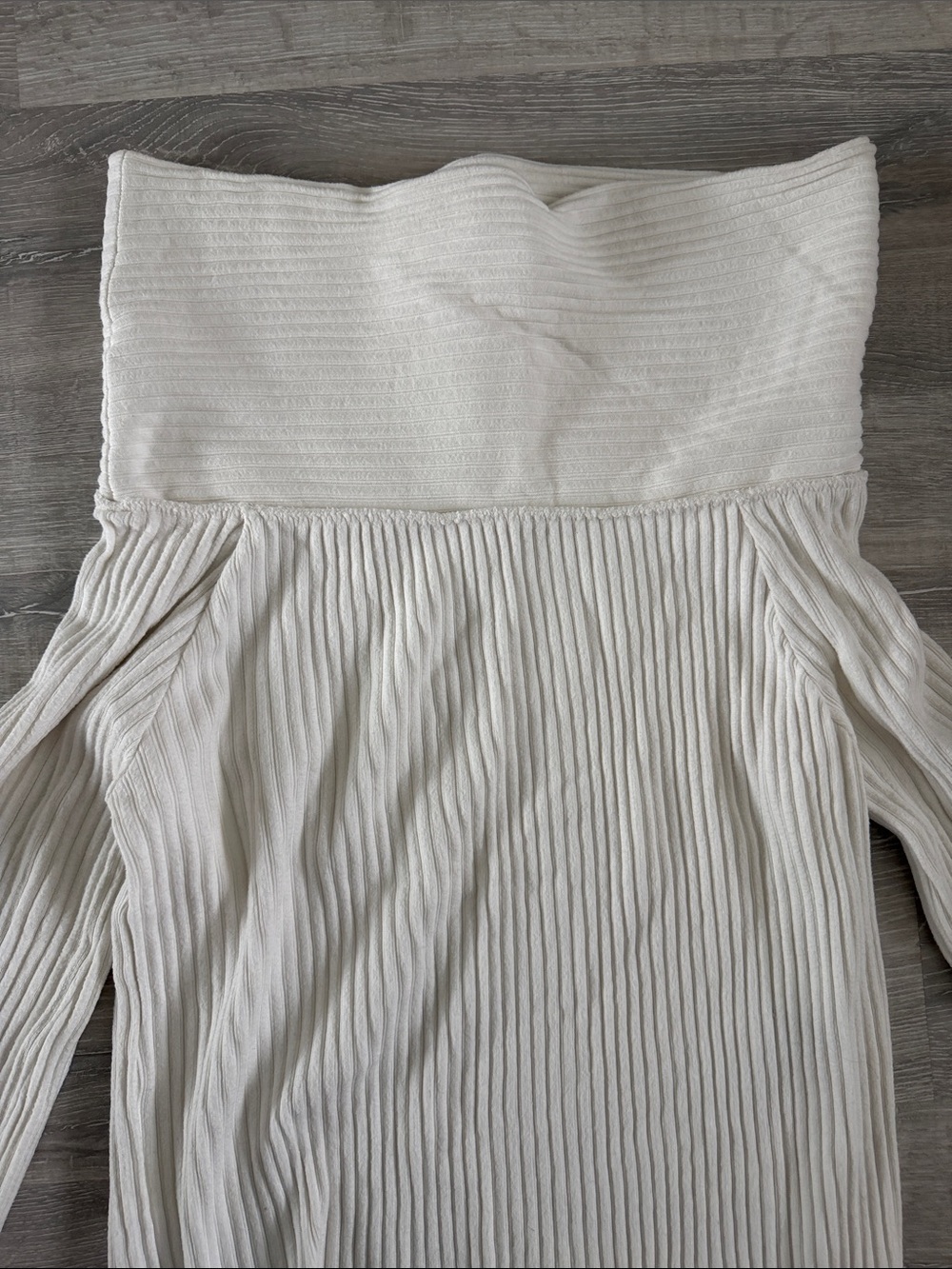 Off-the-Shoulder Ribbed Sweater - Picture 7 of 12